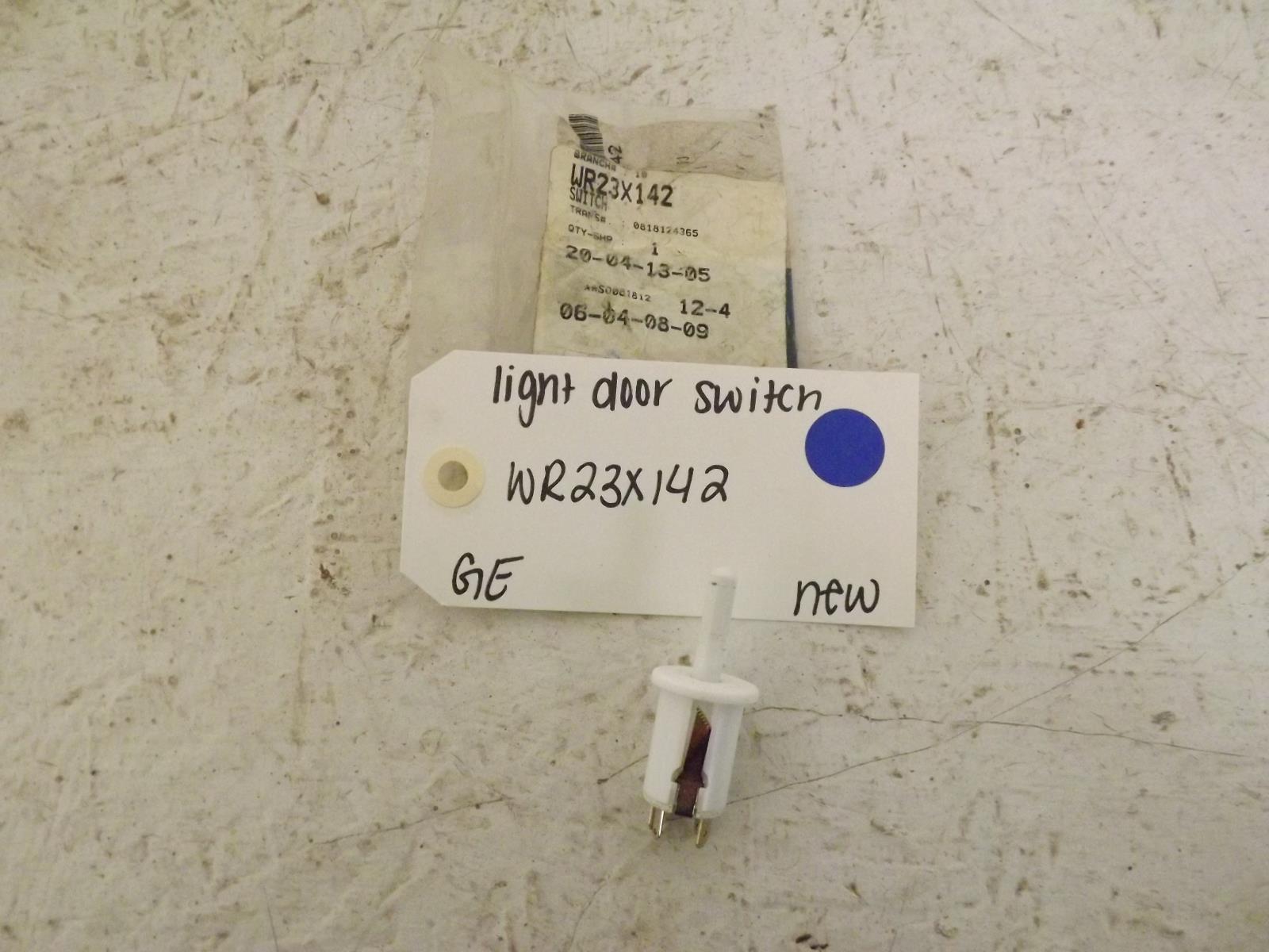 GE Refrigerator WR23X142 Light Door Switch New GE Refrigerator WR23X142 Light Door Switch New